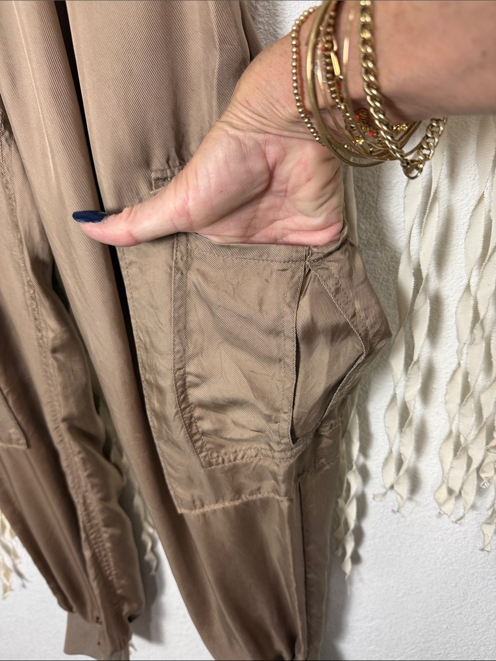 Cinq A Sept Giles Satin Cargo Jogger Pant Size Small in Tan - Picture 4 of 11
